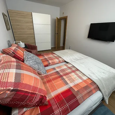 Przy Lazienkach Krolewskich