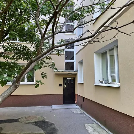 Przy Lazienkach Krolewskich